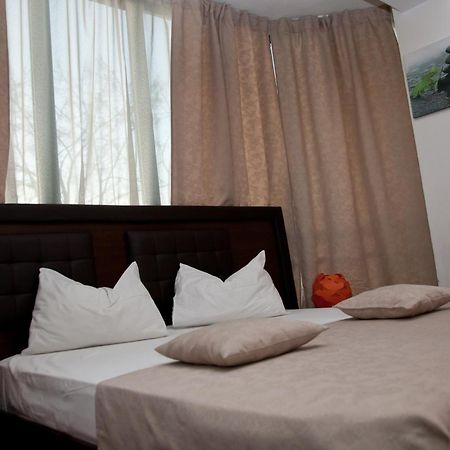 Hotel Metropol Pitesti Phòng bức ảnh