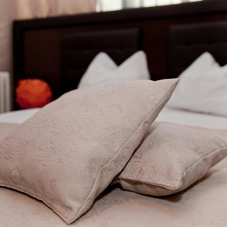 Hotel Metropol Pitesti Phòng bức ảnh