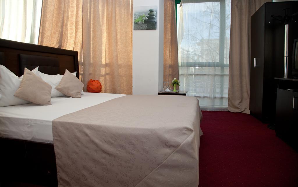Hotel Metropol Pitesti Phòng bức ảnh