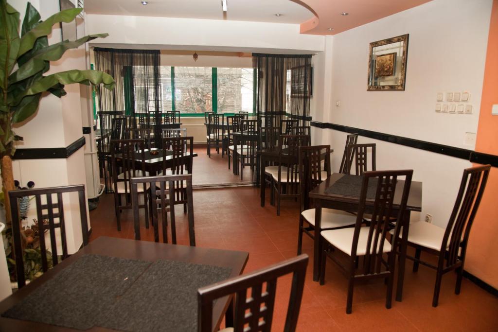 Hotel Metropol Pitesti Ngoại thất bức ảnh