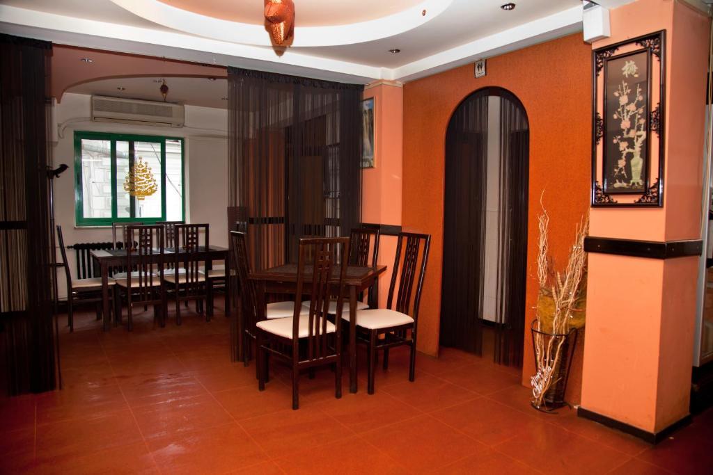Hotel Metropol Pitesti Ngoại thất bức ảnh