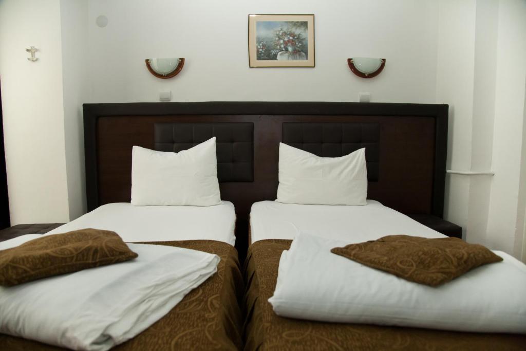 Hotel Metropol Pitesti Ngoại thất bức ảnh